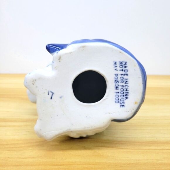 Blue and White Ceramic Cat Figurine - Picture 7 of 11